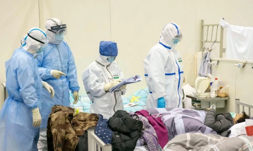 Κορονοϊός: “Επιδρομές” στα φαρμακεία της Πάτρας για μάσκες!